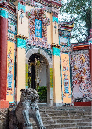 白帝城位于重庆奉节县瞿塘峡口的长江北岸,奉节东白帝山上,三峡的著名